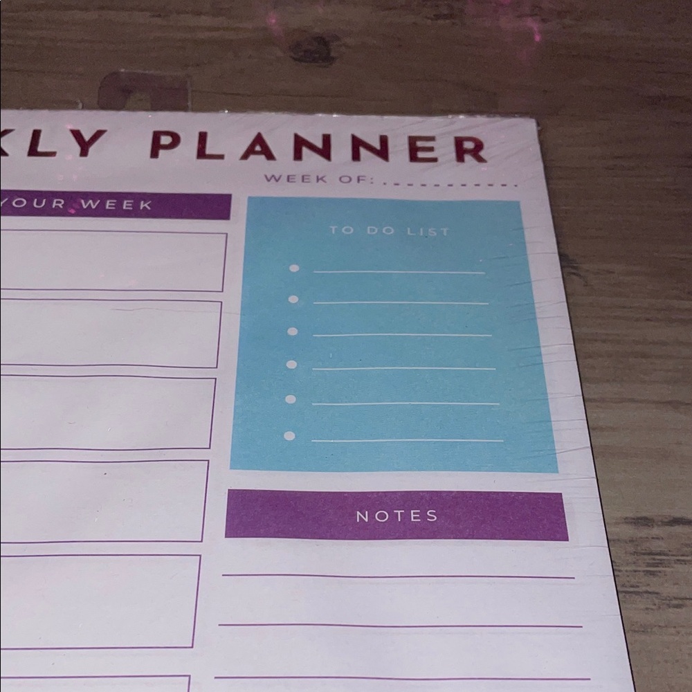 Weekly Planner with Multicolor Design - Picture 4 of 6